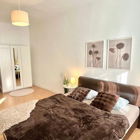 Apartment Caroline - Old Town, Ac Bratislava Extérieur photo