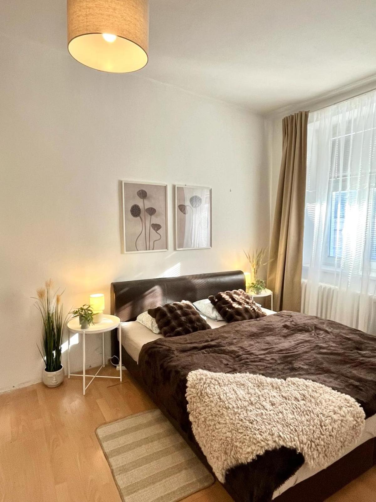 Apartment Caroline - Old Town, Ac Bratislava Extérieur photo